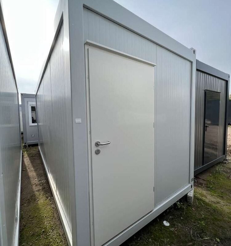 Conteneur de douche 6,00 x 2,43m avec 6 douches