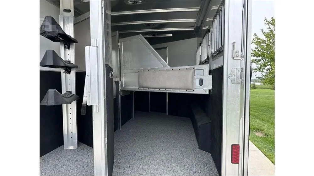 Remorques 3 chevaux LQ Featherlite 2023 – Image 5