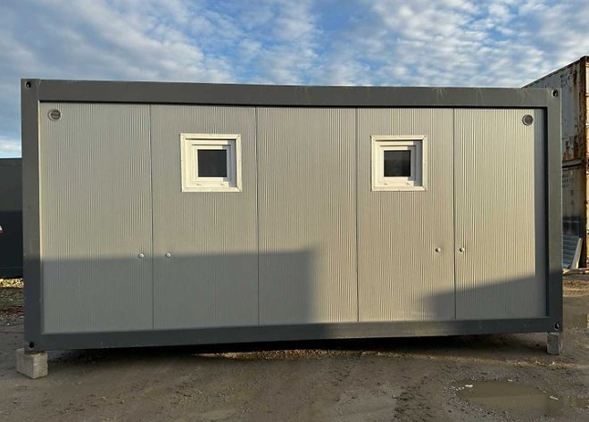 Conteneur Sanitaire 3×6 Divisé