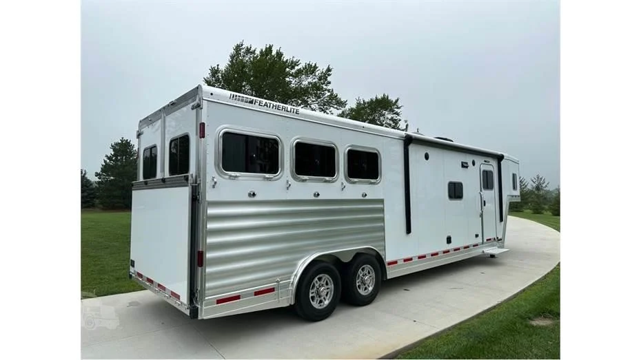 Remorques 3 chevaux LQ Featherlite 2023 – Image 23