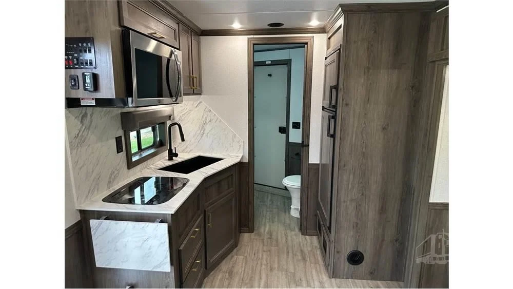 Remorques 3 chevaux LQ Featherlite 2023 – Image 10