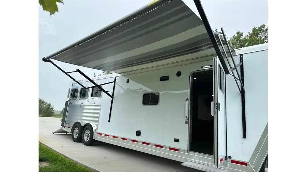 Remorques 3 chevaux LQ Featherlite 2023 – Image 21