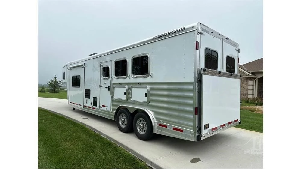 Remorques 3 chevaux LQ Featherlite 2023 – Image 3