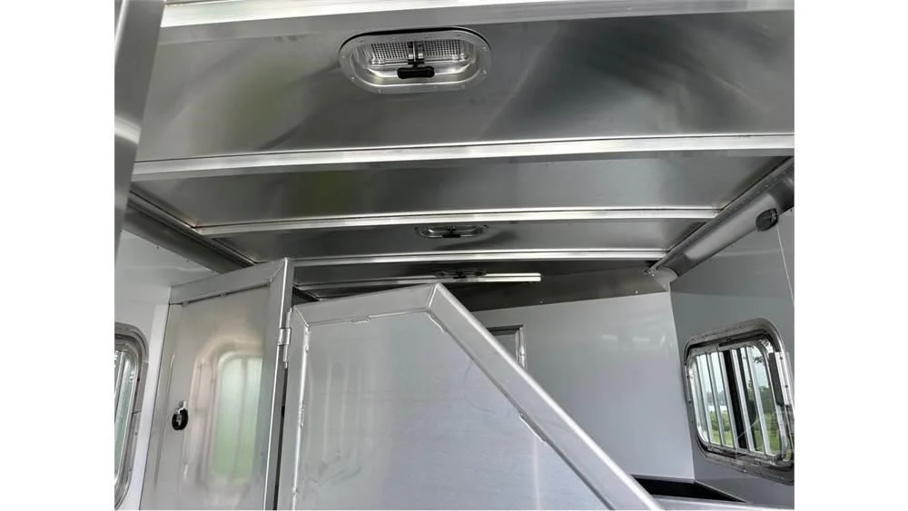 Remorques 3 chevaux LQ Featherlite 2023 – Image 19