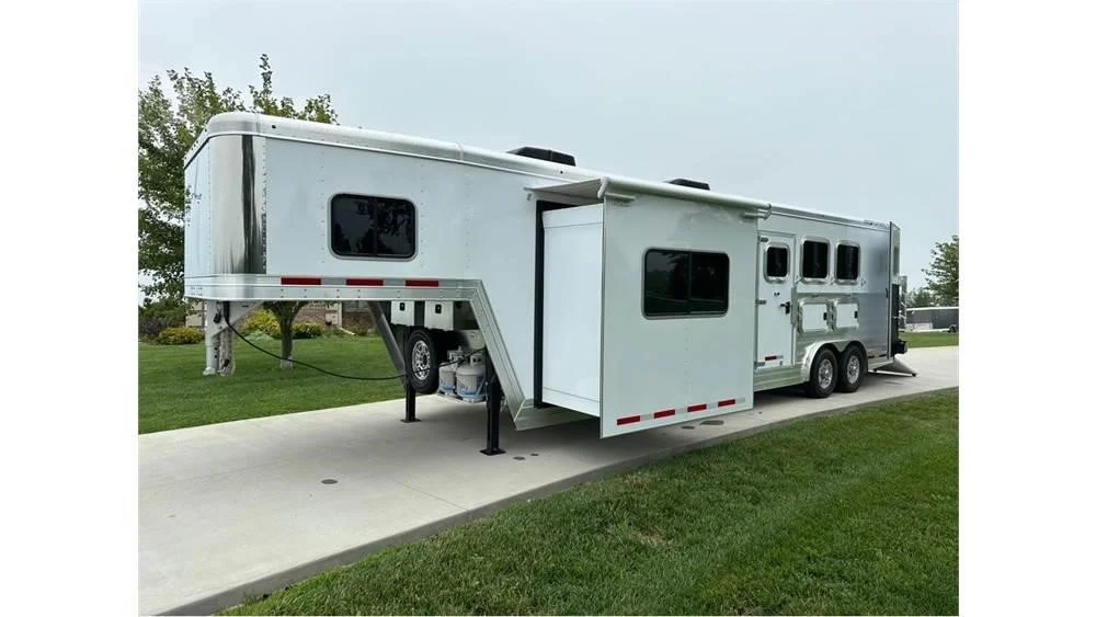 Remorques 3 chevaux LQ Featherlite 2023 – Image 14