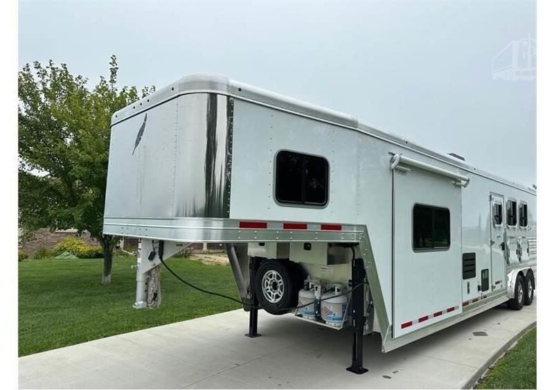 Remorques 3 chevaux LQ  Featherlite 2023