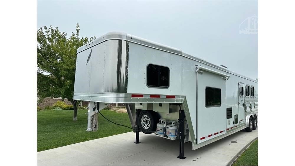 Remorques 3 chevaux LQ Featherlite 2023